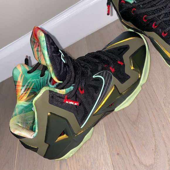 Lebron XI - Picture 4 of 16